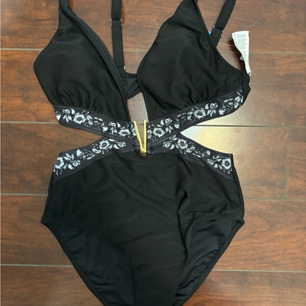 CUPSHE women’s Black One Piece Swimsuit